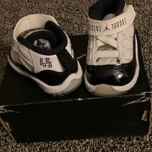 2c Jordan retro 11 (TD). White black dark concord Blanc Concorde fonce noir